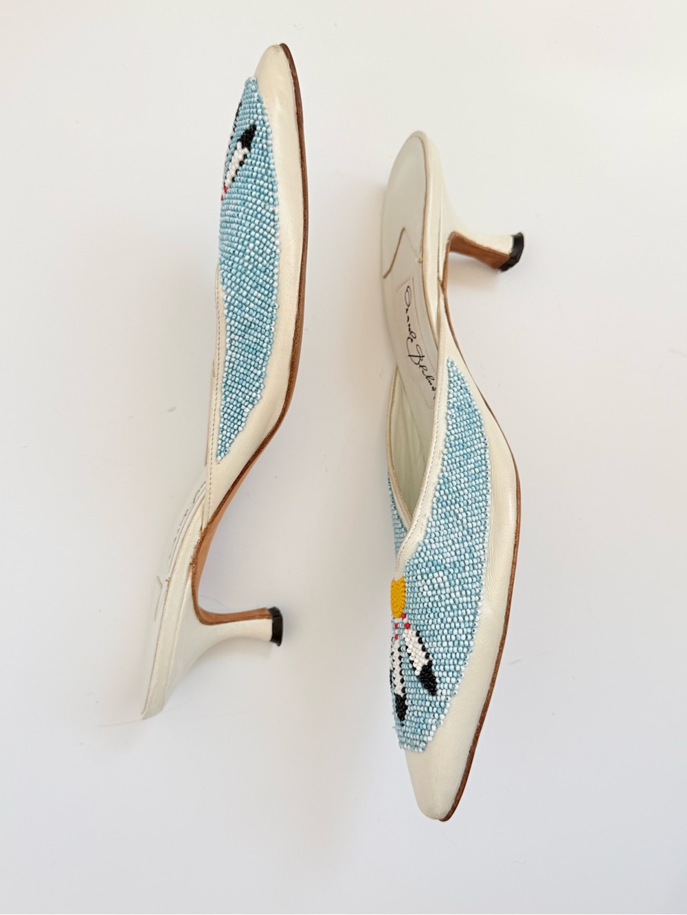 Vintage Manolo Blahnik Ivory Leather Beaded Dreamcatcher Kitten Heel Mules EU 38 - Picture 6 of 10
